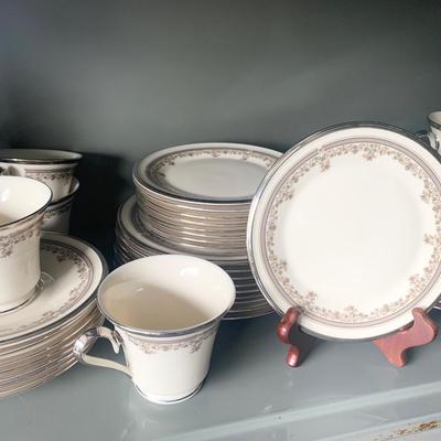 Lenox Lacepoint China Lot