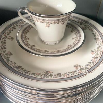Lenox Lacepoint China Lot
