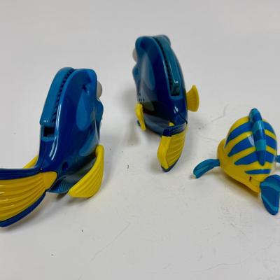 Disney Fish windup toy Lot - Two "Dory" Fish, 1 "Flounder" Fish Finding Nemo Little Mermaid