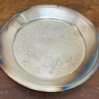 Meriden Silverplate Co. 10.5" Quadruple Silverplate Round Tray