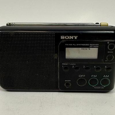 Vintage Sony Portable Radio with Antenna FM/AM Band Receiver ICF-M2000