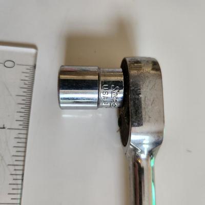 Snap-On Ratchet with 2 Sockets