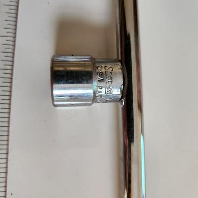 Snap-On Ratchet with 2 Sockets