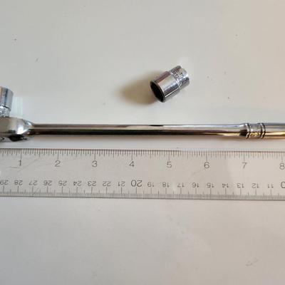 Snap-On Ratchet with 2 Sockets