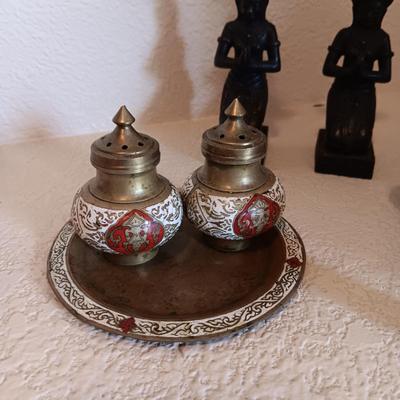 BRASS DECOR WITH AN ASIAN FEEL