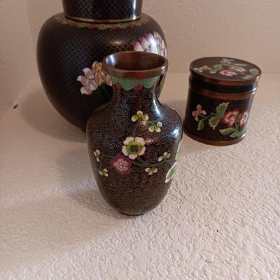 3 CLOISONNE GINGER JAR, TEA JAR AND VASE