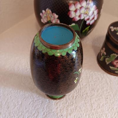 3 CLOISONNE GINGER JAR, TEA JAR AND VASE