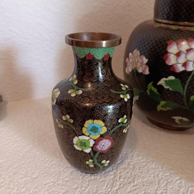 3 CLOISONNE GINGER JAR, TEA JAR AND VASE