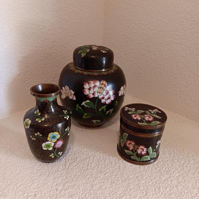 3 CLOISONNE GINGER JAR, TEA JAR AND VASE