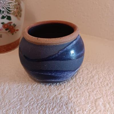 EDELSTEIN ECHT COBALT BOWL, SMALL CLAY POT AND A SATSUMA VASE