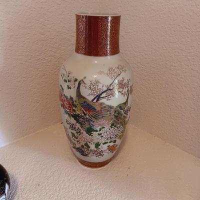 EDELSTEIN ECHT COBALT BOWL, SMALL CLAY POT AND A SATSUMA VASE