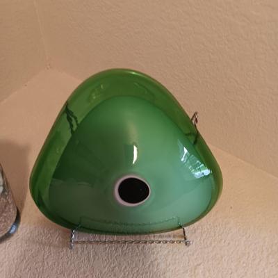 1920's ROSEVILLE DAHLROSE VASE AND AN ART GLASS BOWL