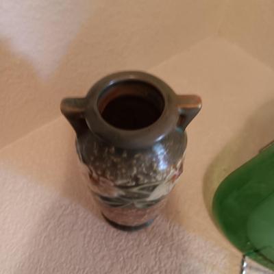 1920's ROSEVILLE DAHLROSE VASE AND AN ART GLASS BOWL