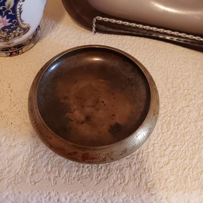 PURPLE ART GLASS BOWL, SMALL BRASS BOWL AND A GINGER JAR WITH A PEACOCK