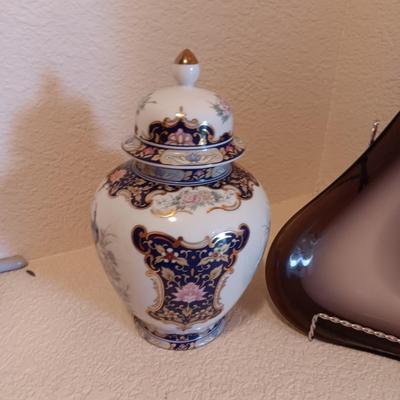 PURPLE ART GLASS BOWL, SMALL BRASS BOWL AND A GINGER JAR WITH A PEACOCK
