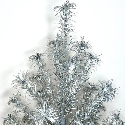 Vintage Peco 4’ Aluminum Christmas Tree with Original Box