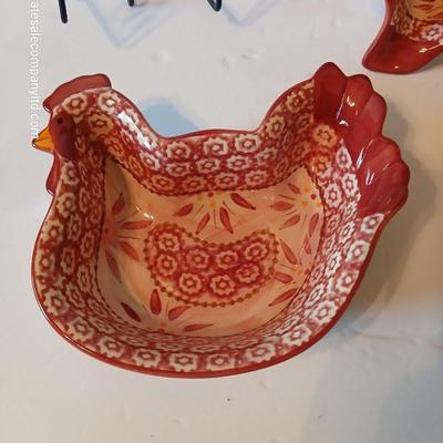 Temp-tations Old World Red Animal Baker Trio – Cow, Pig & Chicken with Stands