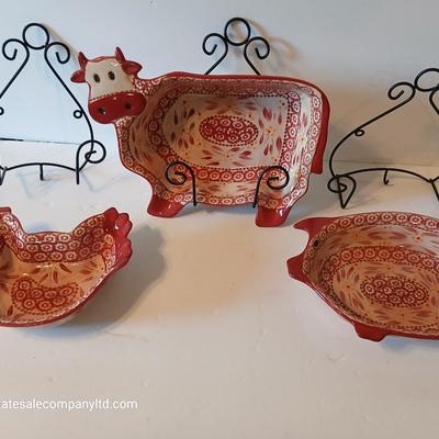 Temp-tations Old World Red Animal Baker Trio – Cow, Pig & Chicken with Stands