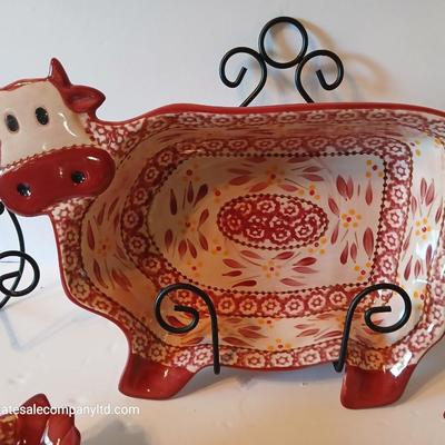 Temp-tations Old World Red Animal Baker Trio – Cow, Pig & Chicken with Stands