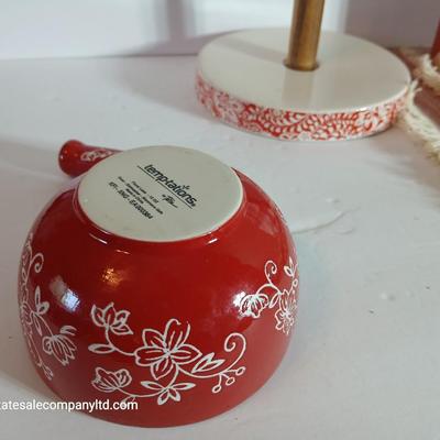 Farmhouse Kitchen Decor Lot – Pioneer Woman Paper Towel Holder, Mortar & Pestle, Better Homes Cookbook + Table Linens