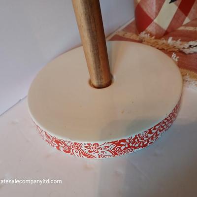 Farmhouse Kitchen Decor Lot – Pioneer Woman Paper Towel Holder, Mortar & Pestle, Better Homes Cookbook + Table Linens