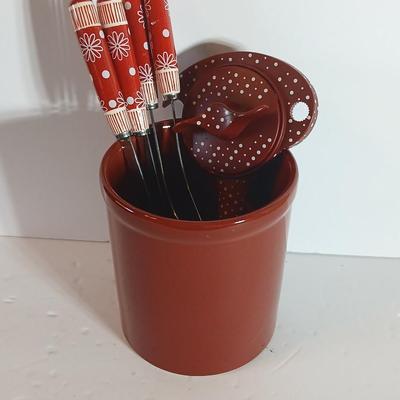 Red Temp-tations ceramic handled Kitchen Utensil Bundle –Utensil Crock & Kuhn Rikon can Opener