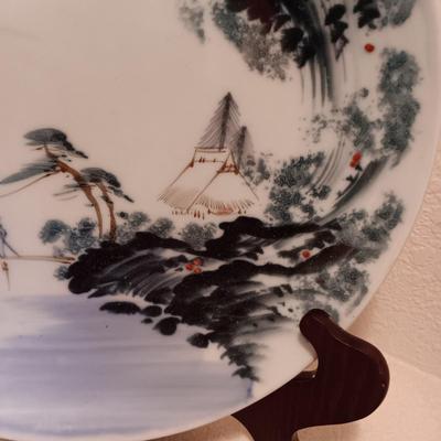 BEAUTIFUL LARGE DECORATIVE PLATE AND BRASS DECOR