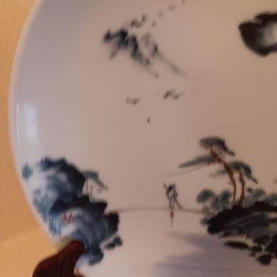 BEAUTIFUL LARGE DECORATIVE PLATE AND BRASS DECOR