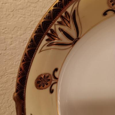 BEAUTIFUL SERVING BOWL AND SINGLE BOWLS