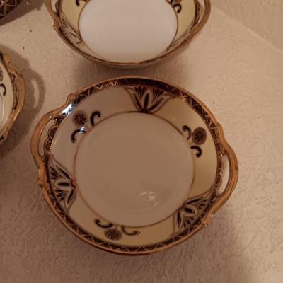 BEAUTIFUL SERVING BOWL AND SINGLE BOWLS
