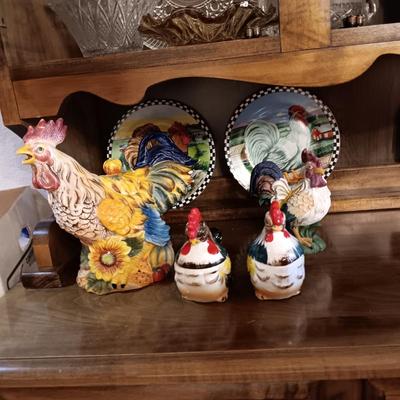 ROOSTER TEAPOT, 2 DECORATIVE PLATES, CREAM AND SUGAR SET AND ROOSTER DECOR