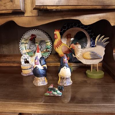 DECORATIVE WOODEN ROOSTERS AND PLATES, SALT/PEPPER SHAKERS, CANDLE HOLDER AND MAGNET
