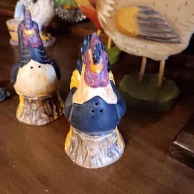DECORATIVE WOODEN ROOSTERS AND PLATES, SALT/PEPPER SHAKERS, CANDLE HOLDER AND MAGNET