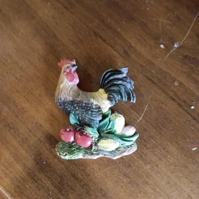 DECORATIVE WOODEN ROOSTERS AND PLATES, SALT/PEPPER SHAKERS, CANDLE HOLDER AND MAGNET