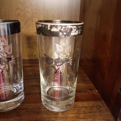 GLASS PITCHER AND DRINKING GLASSES WITH A SILVER BAND