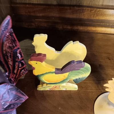WOODEN ROOSTER AND NAPKIN HOLDER PLUS A METAL CANDLE HOLDER