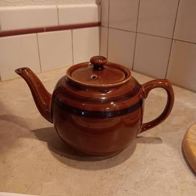 INLAID WOOD CUTTING BOARD, WOODEN SHAKERS, TEAPOT, PAPER TOWEL HOLDER AND RELISH DISH