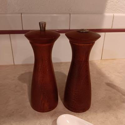 INLAID WOOD CUTTING BOARD, WOODEN SHAKERS, TEAPOT, PAPER TOWEL HOLDER AND RELISH DISH