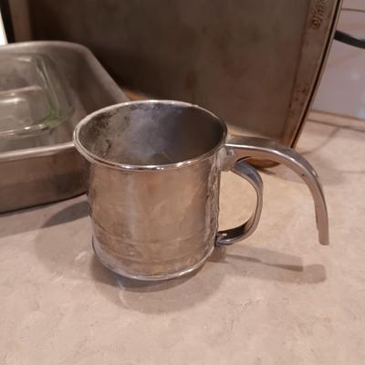 BAKEWARE AND SHAKERS