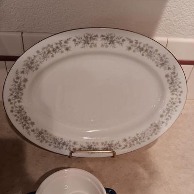 CLAY CROCK, 2 SMALL BAKING DISHES, SHAKERS, PLATTER AND HAMMERED ALUMINUM TRAY