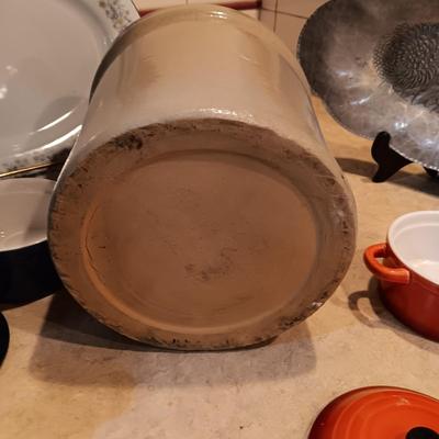 CLAY CROCK, 2 SMALL BAKING DISHES, SHAKERS, PLATTER AND HAMMERED ALUMINUM TRAY