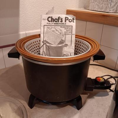 CHEF'S POT THAT FRIES/COOKS/STEAMS AND SLOW COOKS PLUS LARGE SHAKERS AND TOASTER