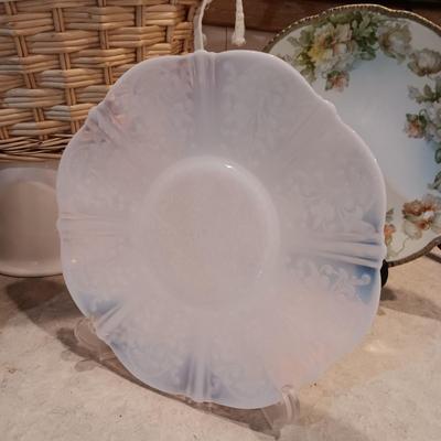 VINTAGE SERVING PLATES, BREAD BASKET AND A UTENSIL HOLDER