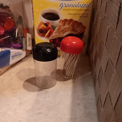 FOOD WRAP, LARGE VARIETY OF SPICES AND PLASTIC CUPS
