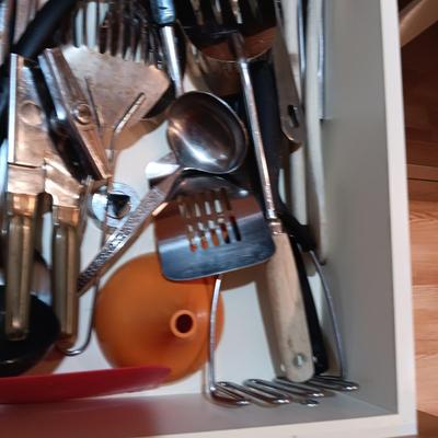 KITCHEN UTENSILS