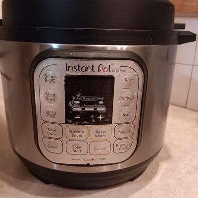 INSTANT POT, MUSHROOM BOWL AND BAKING DISH