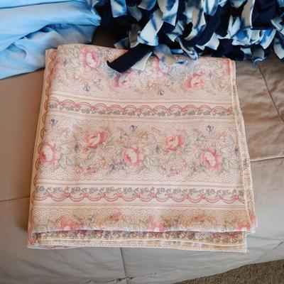 3 QUEEN SIZE SHEET SETS, TWIN AND THROW BLANKETS