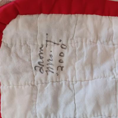 HAND MADE FULL SIZE QUILT AND A QUEEN SIZE BEDSPREAD PLUS 3 PAIRS OF PILLOWCASES
