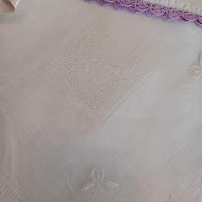 VINTAGE LINENS - PILLOWCASES, DOILIES AND DRESSER SCARVES