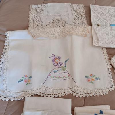 VINTAGE LINENS - PILLOWCASES, DOILIES AND DRESSER SCARVES
